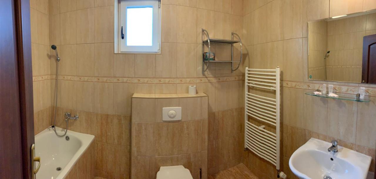 Hotel Tatra มาลาสกี ภายนอก รูปภาพ